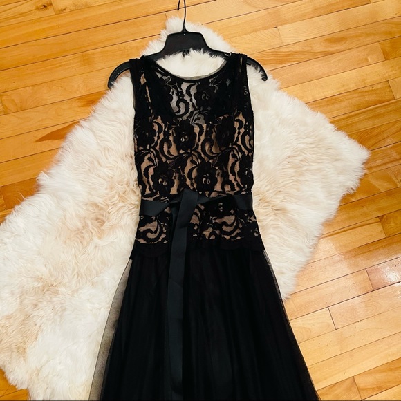 NEW Stunning Black Lace Dress - Picture 10 of 15